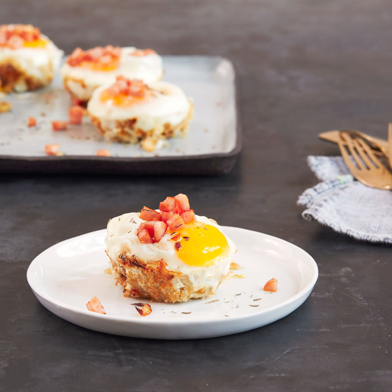 Baked eggs with hash browns and Canadian bacon Recipes