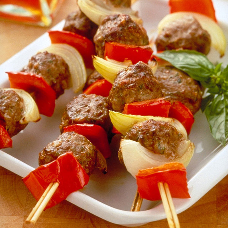Kebabs de boulettes de viande grillées