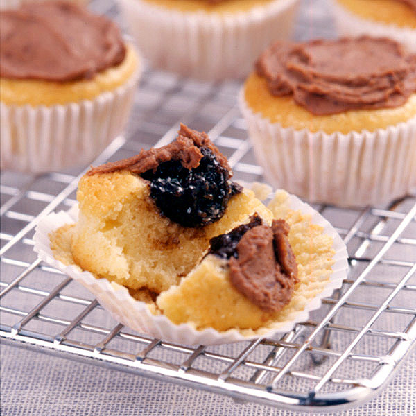 Chocolate-Filled Mini Vanilla Cupcakes