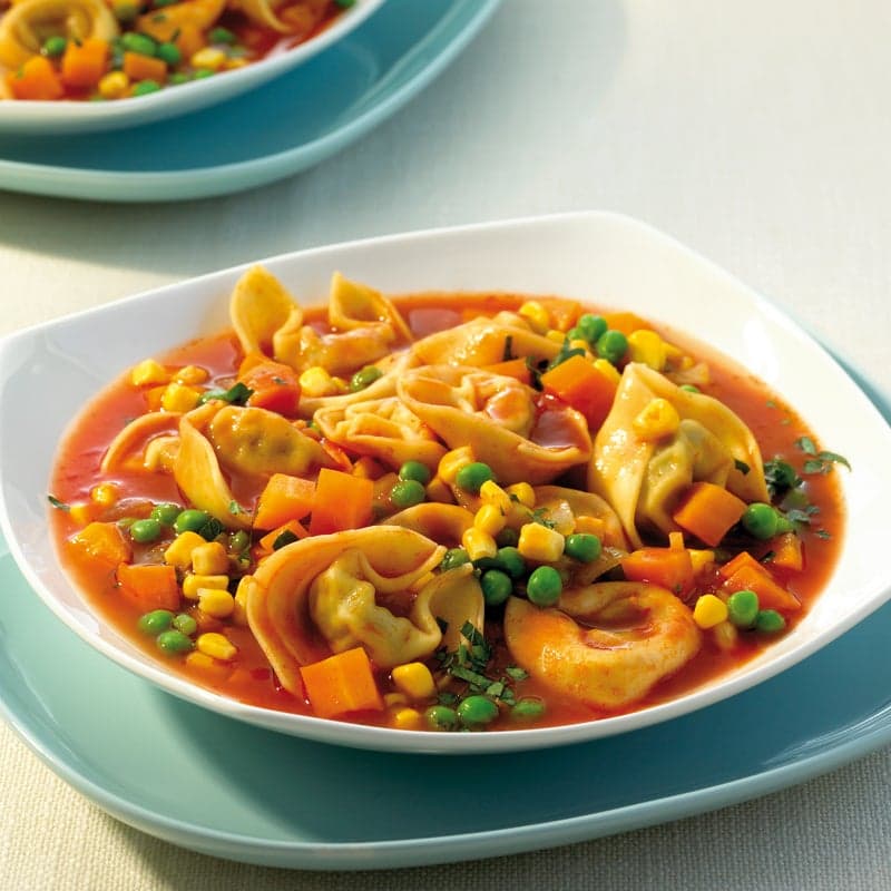 Bunte Tortellinisuppe
