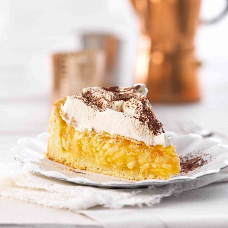 Apfel-Wein-Kuchen mit Sahnehaube