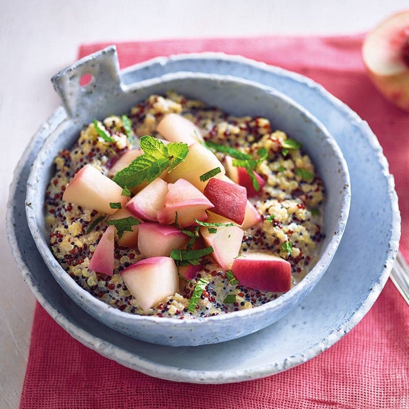 Quinoa-Porridge mit Pfirsich