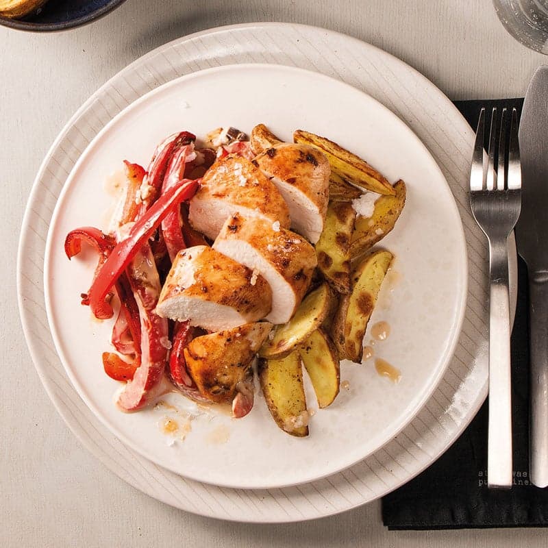 Hähnchen im Paprikarahm mit Wedges