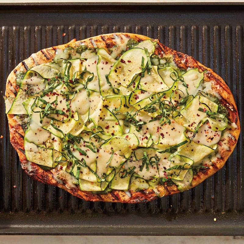 Grilled pesto & zucchini pizza
