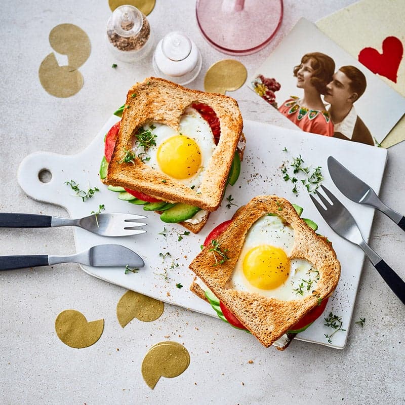 Herz Toast mit Spiegelei