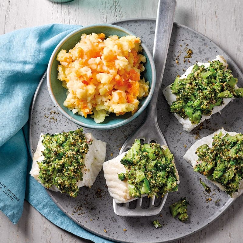 Steinbeisser mit Broccolikruste und Gemüsestampf